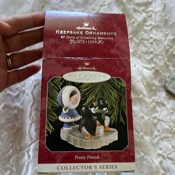 1998 Frosty Friends Hallmark Keepsake Ornament. Original box. - Picture 5 of 10